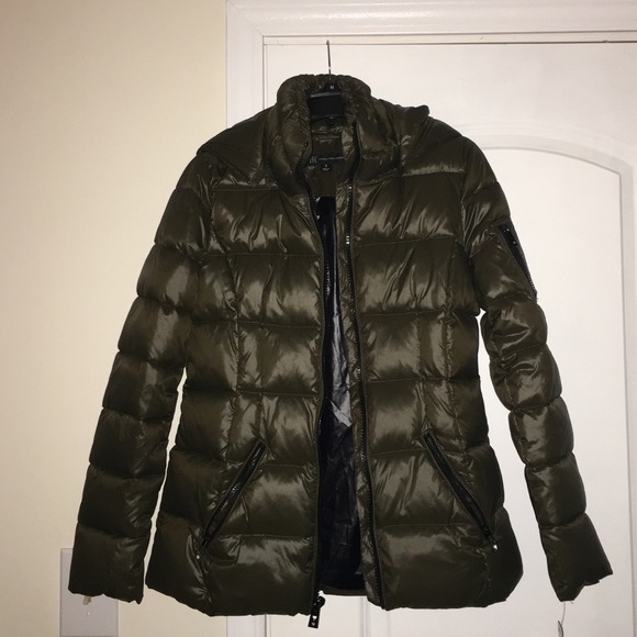 Olive green puffer coat - Picture 1 of 5